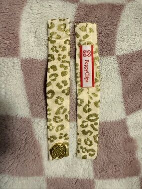 Women's Cream & Olive magnetic straps